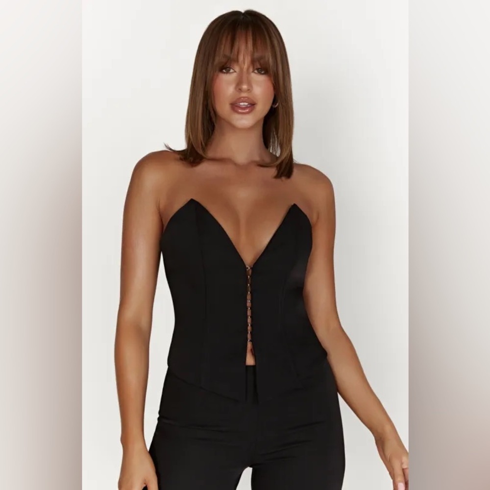 Janayia Pointed Corset Top - Black